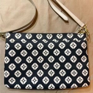 Fossil Sydney Black and White Patterned Women's Crossbody Bag - NWOT